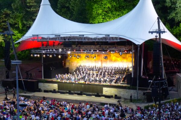 waldbuhne-181836_1920